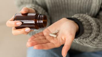 Una doctora especializada en medicina antiedad pasa por encima del colágeno y destapa los suplementos en los que sí merece la pena invertir a partir de los 40