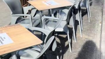 El cartel que se encuentra en un bar de Torrevieja en plena Semana Santa genera una polémica tremenda