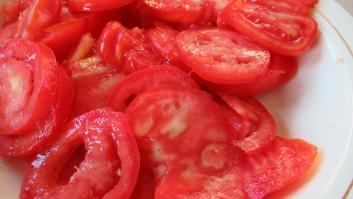 Se acabó el tomar tomates aguados con este truco que potencia su sabor