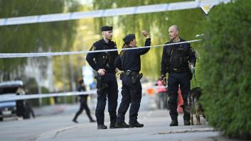 Detenido un adolescente de 16 años tras el asesinato de tres personas en un tiroteo en Suecia
