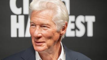 Richard Gere aterriza en Barcelona en pleno apagón y se lleva un sorpresón al ver la reacción de la gente