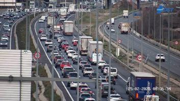 La operación retorno del puente de mayo complica las carreteras, especialmente las de entrada a Madrid