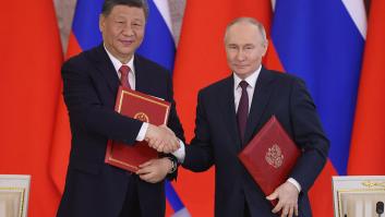 Rusia y China se unen para exigir el fin de la "presión militar" al socio de Putin
