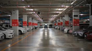 La loca idea de un hombre para ganar espacio en su parking deja al resto de vecinos patidifusos