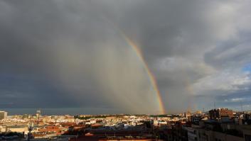 Un experto de la AEMET asombra al captar el arcoíris nunca visto en Madrid: "No ha sido casualidad"