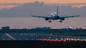 Aerolíneas lanzan un dardo a la propuesta de garantizar el equipaje a todos los pasajeros: "¿También quieren que las palomitas sean obligatorias con las entradas de cine?"