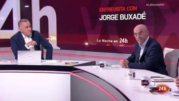 Buxadé entrega pulseras y bolis de Vox a Xabier Fortes por este motivo y se lleva una réplica de aúpa