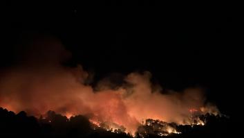 Un incendio declarado en el sur de Ávila obliga a confinar parte de Mombeltrán