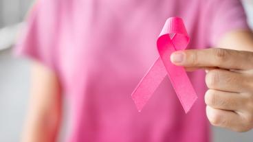 El lazo rosa es el símbolo de la lucha contra el cáncer de mama.