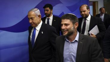 Benjamin Netanyahu y su ministro Bezalel Smotrich, el 23 de febrero pasado, llegando al Consejo de Ministros en Jerusalén.