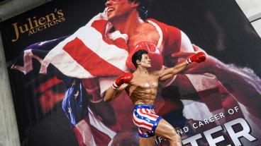 Estatuilla del actor Sylvester Stallone caracterizado como el boxeador Rocky Balboa, en una imagen de archivo promocional de 'Rocky IV'.