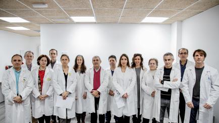 Foto de familia del nuevo comité de huelga de Atención Primaria para la negociación con la Consejería de Sanidad de la Comunidad de Madrid. Este martes 17 de enero, en la sede de AMYTS.