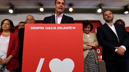 Spanish prime minister, socialist Pedro Sanchez (C), holds a press conference with current Spanish minister of foreign affairs and EU socialist candidate Josep Borrell (2L), Deputy Prime Minister and minister of equality Carmen Calvo (2R) and Sp...