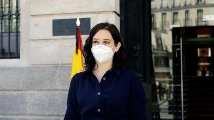 MADRID, SPAIN - MAY 29: The president of the Community of Madrid, Isabel Díaz Ayuso performs a minute of silence in memory of those killed by COVID-19 at the headquarters of the Community of Madrid on May 29, 2020 in Madrid, Spain. (Photo by Jo...