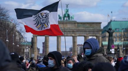 Una manifestación de neonazis frente a la puerta de Brandemburgo, en Berlín (Alemania) el 20 de marzo de 2021.