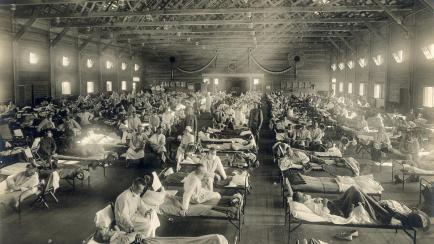Un hospital de emergencia creado en Camp Funton, Kansas (EEUU), durante la epidemia de gripe de 1918.