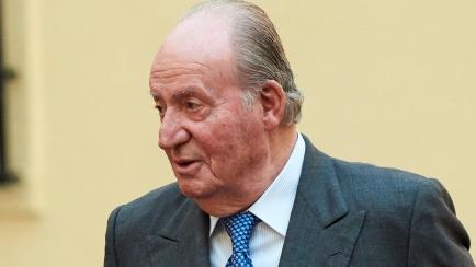 MADRID, SPAIN - DECEMBER 03: King Juan Carlos hosts an audience to the Advisory Council of the General Courts for the commemoration of the 40th anniversary of Spanish Constitution at the El Pardo Palace on December 03, 2018 in Madrid, Spain. (Ph...