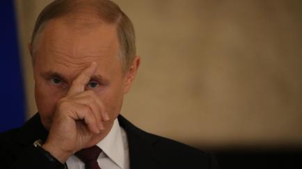 Putin, con gesto serio, en su reciente intervención ante líderes del este en Uzbekistán