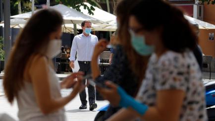 Varias personas pasean por Palma de Mallorca el pasado 13 de julio.