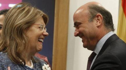 Elvira Rodríguez, presidenta de la CNMV, y Luis de Guindos.