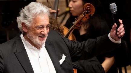 27 November 2019, Hamburg: The opera singer Placido Domingo at a concert in the Elbphilharmonie. In the large hall of the Elbphilharmonie he sang pieces from his extensive repertoire of over five decades before a sold-out house. Photo: Christian...