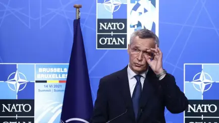 Jens Stoltenberg, secretario general de la OTAN, ofreciendo una conferencia de prensa este lunes.