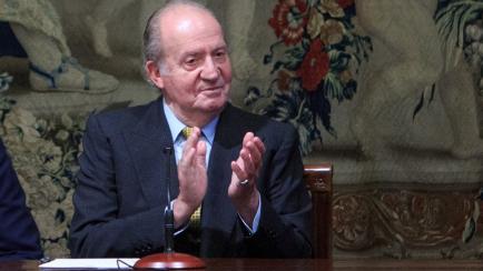 MADRID, SPAIN - OCTOBER 27:  King Juan Carlos attends the 2014 King Juan Carlos Economics Prize ceremony at Bank of Spain building on October 27, 2014 in Madrid, Spain.  (Photo by Pablo Cuadra/Getty Images)