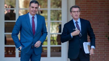 Pedro Sánchez y Alberto Núñez Feijóo, en su primer encuentro en Moncloa el pasado mes de abril
