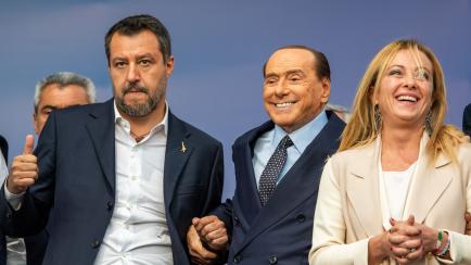 Silvio Berlusconi y Giorgia Meloni, el pasado 22 de septiembre, en el cierre conjunto de campaña de la derecha italiana, en Roma. 