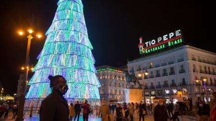 Imagen de archivo de las luces navideñas de Madrid, en 2020.