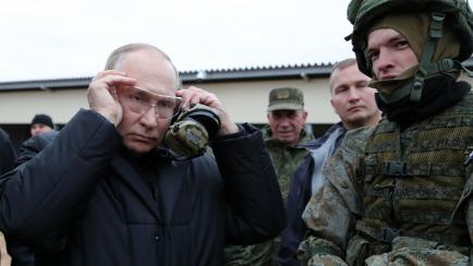 Vladimir Putin, el pasado día 20, en su visita a una base de entrenamiento militar en Ryazan. 