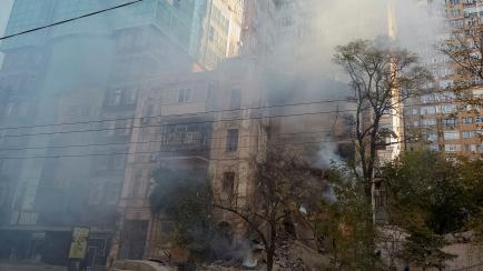 Una imagen de archivo de un edificio residencial atacado con drones kamikaze en Kiev.