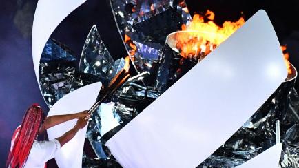 Naomi Osaka enciende el pebetero olímpico el pasado viernes 23 de julio