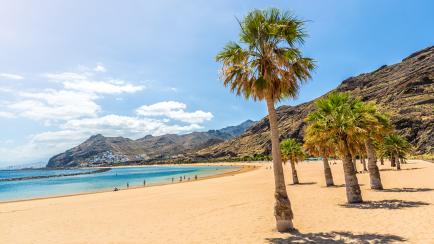 Imagen de la playa De Las Teresitas en Tenerife.