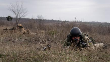 Un francotirador ucraniano, en plena operación