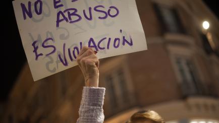 Un cartel durante una de las manifestaciones por la violación de 'La Manada.