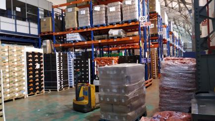Interior de uno de los almacenes del Banco de Alimentos