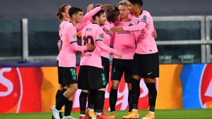 Dembele celebra el gol con sus compañeros