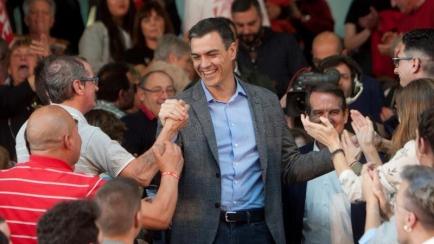 El presidente del Gobierno, Pedro Sánchez, este martes en un acto de campaña en Vigo. EFE