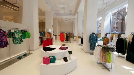 Imagen de archivo del interior de la tienda Zara más grande del mundo, en la Plaza de España de Madrid.