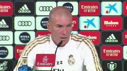 Madrid, 5 feb (EFE).- Zinedine Zidane no quiso confirmar el regreso de Eden Hazard en Copa del Rey ante la Real Sociedad, en el encuentro de cuartos de final, y simplemente aseguró que está "contento" de volver a contar con el belga tras "una ...