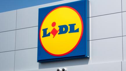 ALCABIDECHE, PORTUGAL - AUGUST 25: Logo on display on the exterior of the Lidl supermarket in Avenida República on August 25, 2019 in Alcabideche, Portugal. Lidl entered the Portuguese market in July 1995, opening its first warehouse in Sintra ...