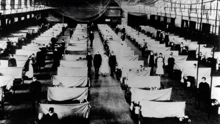 Image shows warehouses that were converted to keep the infected people quarantined. The patients are suffering from the 1918 Influenza pandemic, a total of 50-100 million people were killed. Dated 1918 (Photo by: Universal History Archive/Univer...