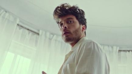 Blas Cantó en el videoclip de 'Voy a quedarme'.