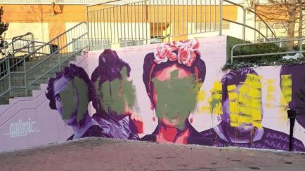 Amanece vandalizada la réplica del mural feministra de Ciudad Lineal en Getafe que se pintó hace tres días