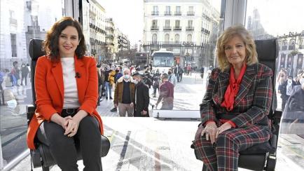 Isabel Díaz Ayuso y María Teresa Campos en 'La Campos Móvil'.
