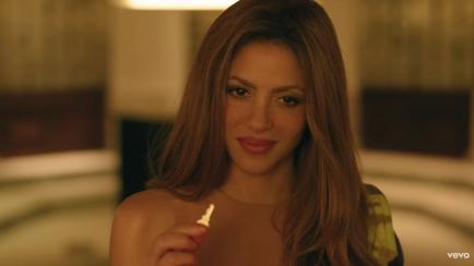 Shakira, en el videoclip de 'Monotonía'.