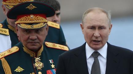 Shoigú y Putin pasan revista a sus tropas en un acto reciente