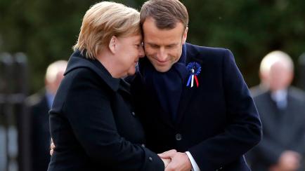 Emmanuel Macron y Angela Merkel, durante la conmemoración de armisticio de 1918 en Compiegne, Francia, en noviembre de 2018.