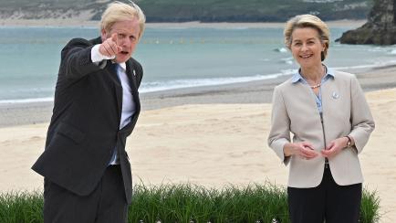Boris Johnson y Ursula von der Leyen, el pasado junio en la cumbre del G7 en Cornualles (Reino Unido).